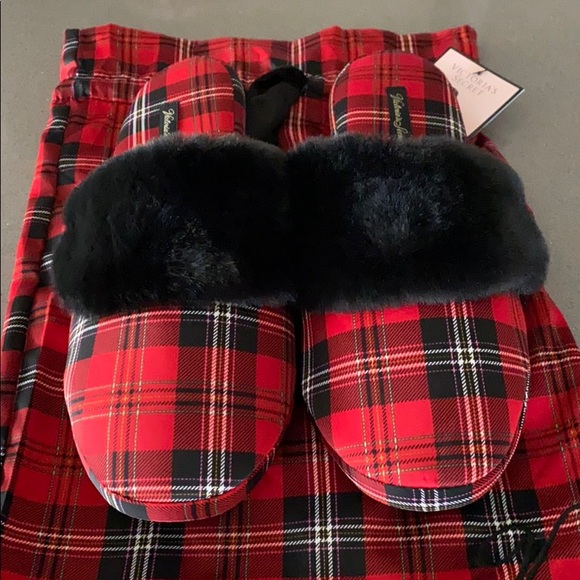 Victoria’s Secret Signature Satin Slippers Red Plaid / Size Medium 7-8 - Picture 5 of 9